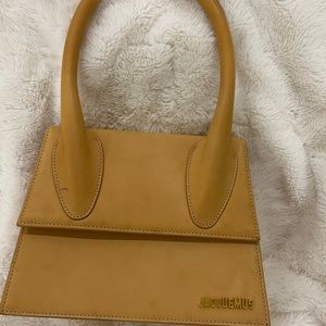 Jacquemus Le grand Chiquito